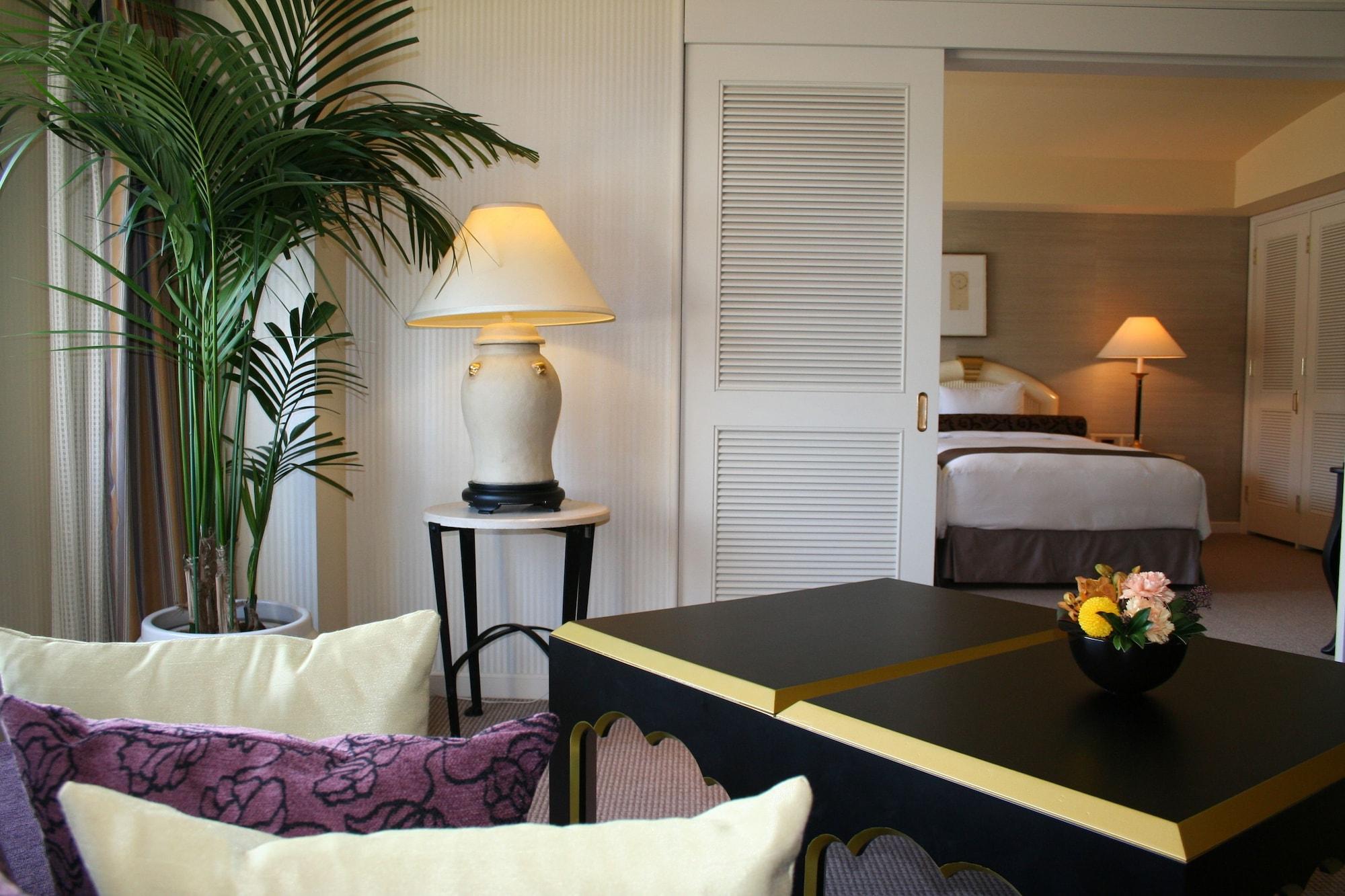 Miyako Hotel Gifu Nagaragawa Esterno foto A suite at the Mandarin Oriental, Singapore