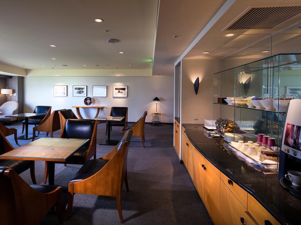 Miyako Hotel Gifu Nagaragawa Esterno foto The lounge at Haneda Airport